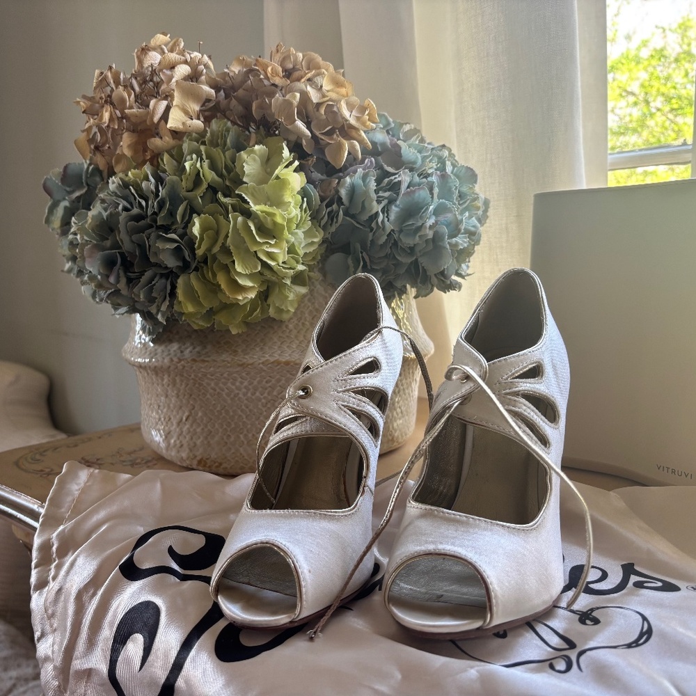 Seychelles White Heels